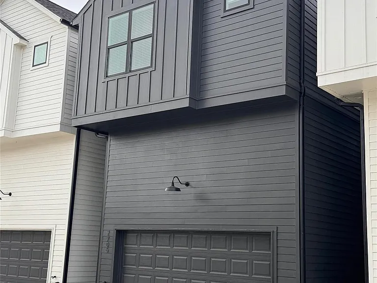 2705 Oakwood Crest Ln — Photo 2