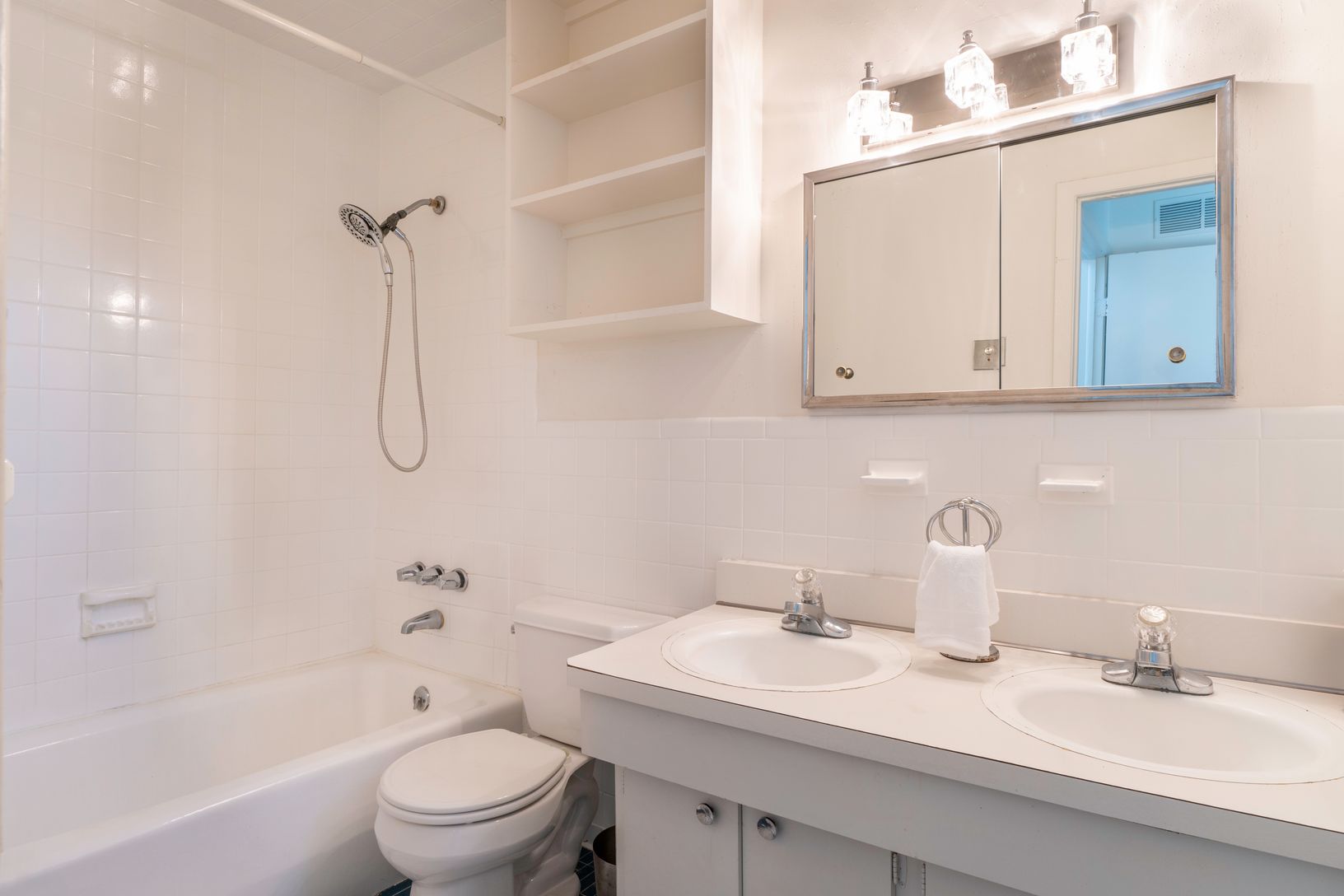  1 0f 4 baths