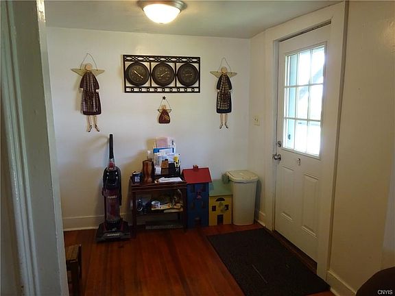 2nd image of 59 River St