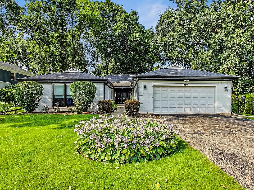 1st image of 860 Mountain Dr