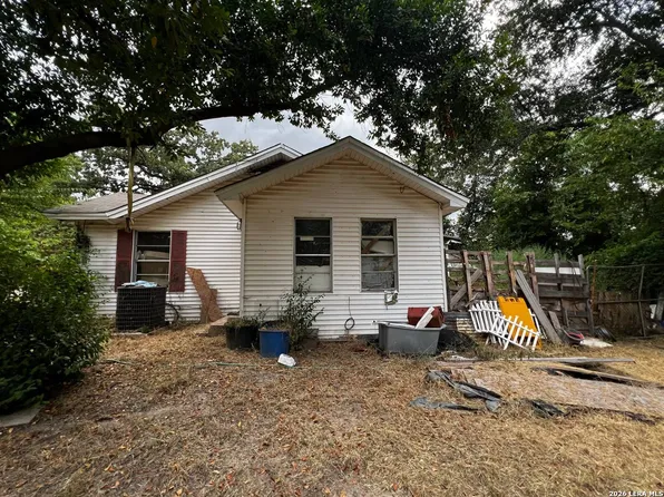 516 LOCUST ST S, Sulphur Springs, TX 75482