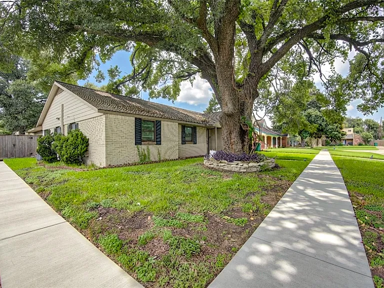 2117 Willow Wisp Dr — Photo 34