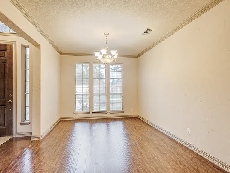 2010 Vista Dr — Photo 10