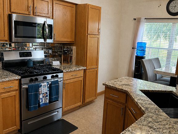 4th image of 2444 Oak Tree Ln