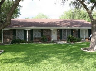 113 Kimberly Ln, Yoakum, TX 77995