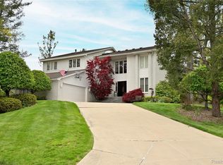 3202 Shadydale Ct, West Bloomfield, MI 48323