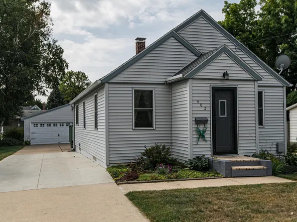 402 2nd St SW, Stewartville, MN 55976