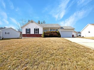 1027 Huntington Dr, Troy, MO 63379