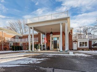 17111 E Jefferson Ave APT 25, Grosse Pointe, MI 48230