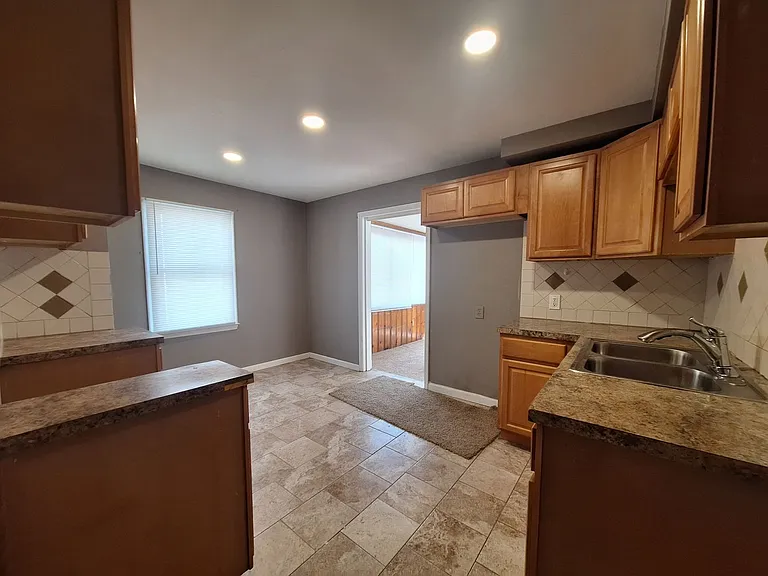 4146 University Pl — Photo 3