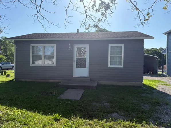 624 Church St, Eudora, KS 66025