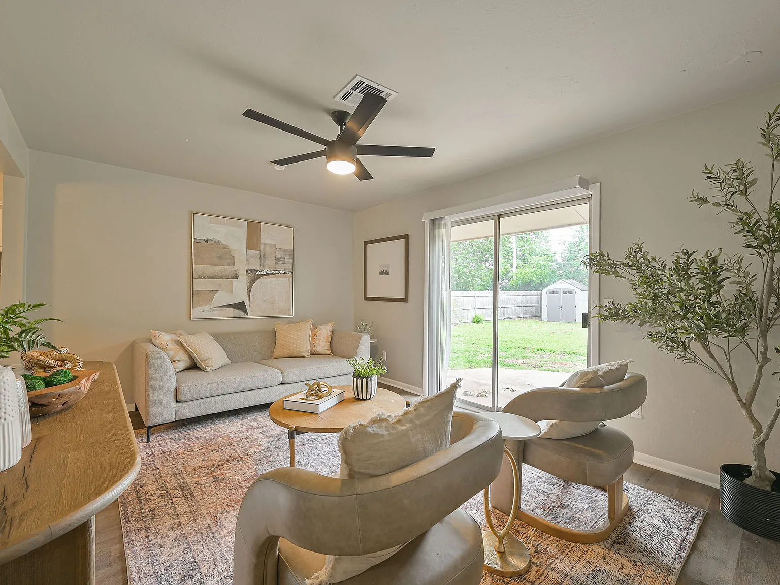 1021 West Woodcrest Drive - 1 — Photo 4