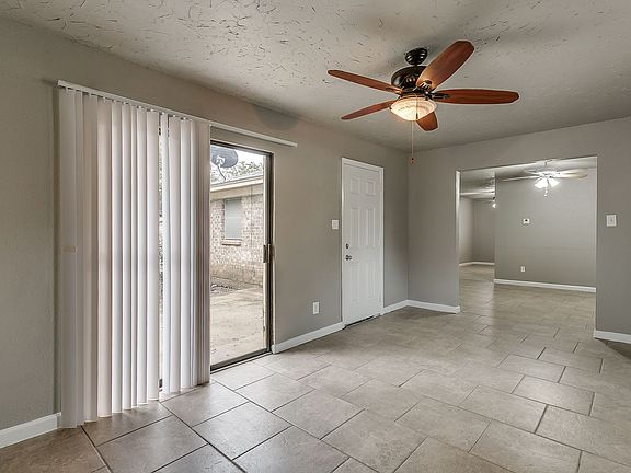 5th image of 612 Wallace Dr