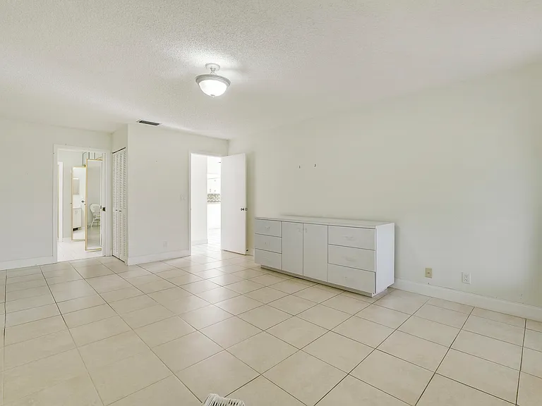 13679 Date Palm Ct #B — Photo 24