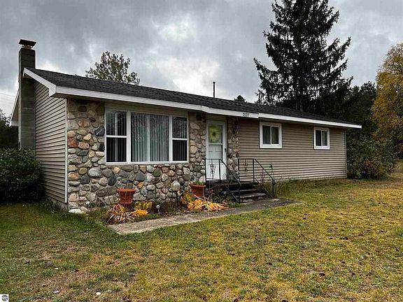 2nd image of 7697 Hahn Cir NW