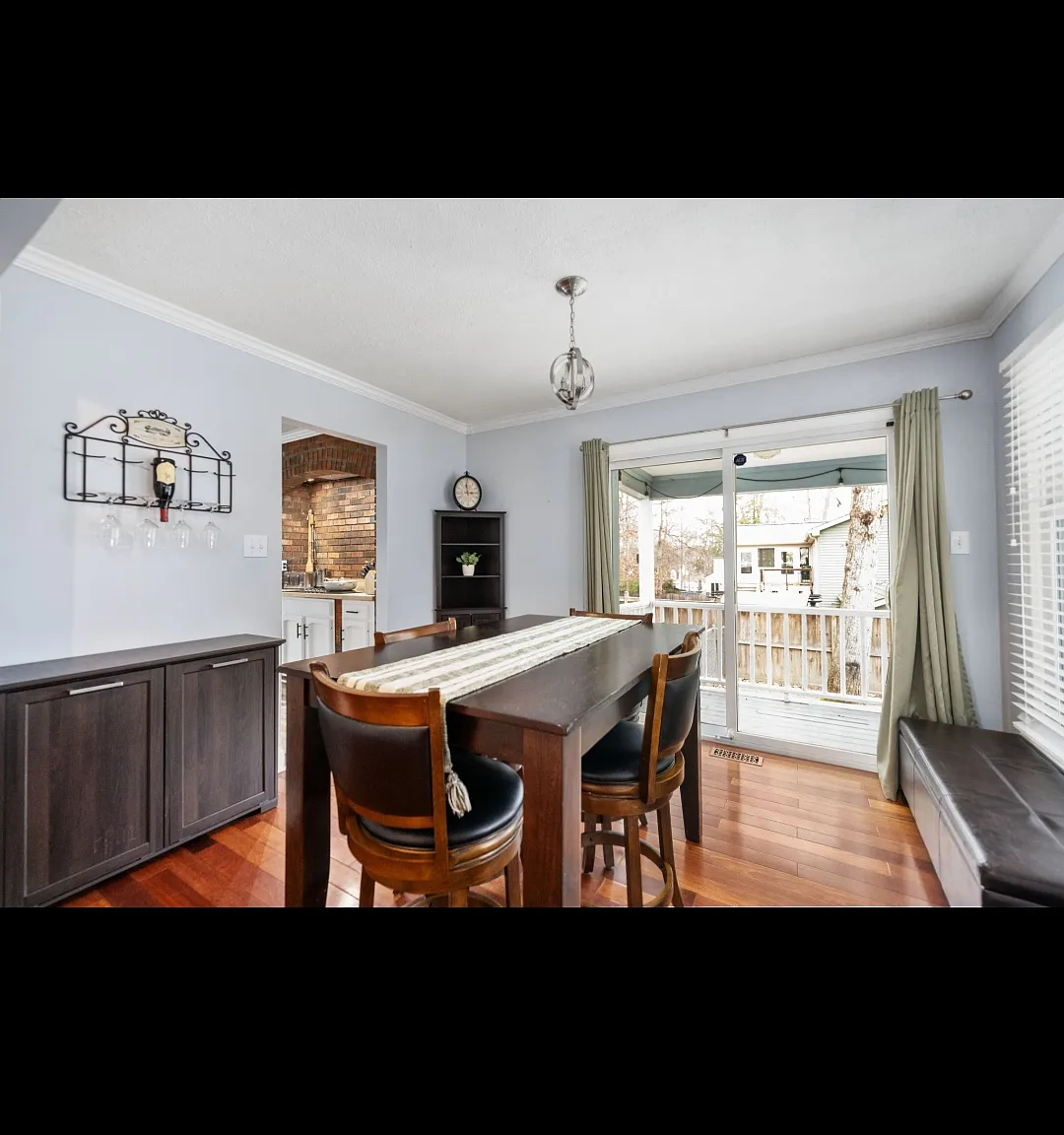 3 bed, 1880 sqft, $3,200 — Photo 2