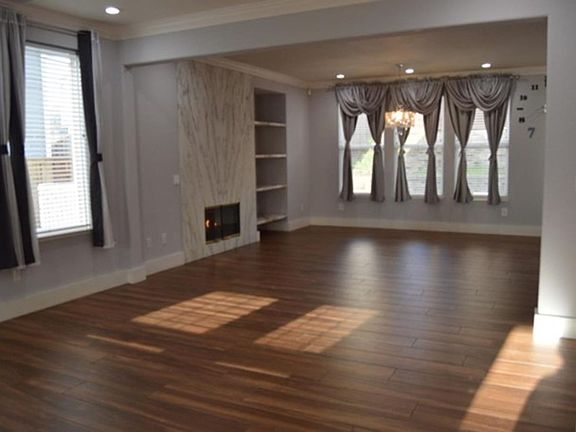 2nd image of 115 Kensington Cir