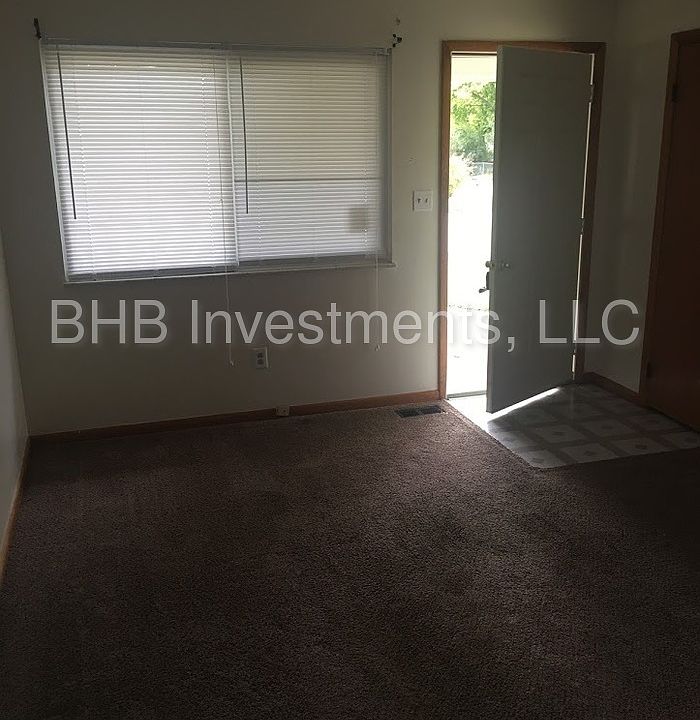 1st image of 4312 E 18th St