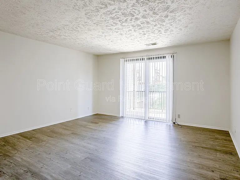 Brent Village — Photo 81