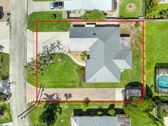 2nd image of 4824 SE Pilot Way