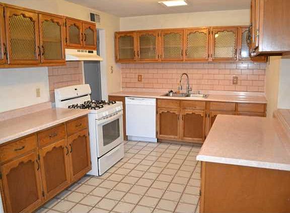 5th image of 5514 Raymond Telles Dr