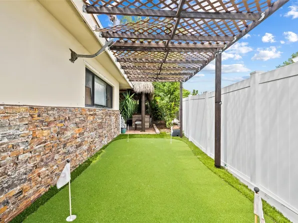 2395 SE 6th St, Pompano Beach, FL 33062