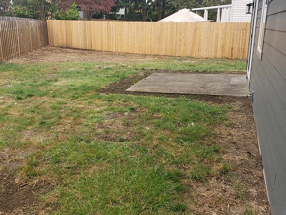 3rd image of 15810 NE 4th Cir