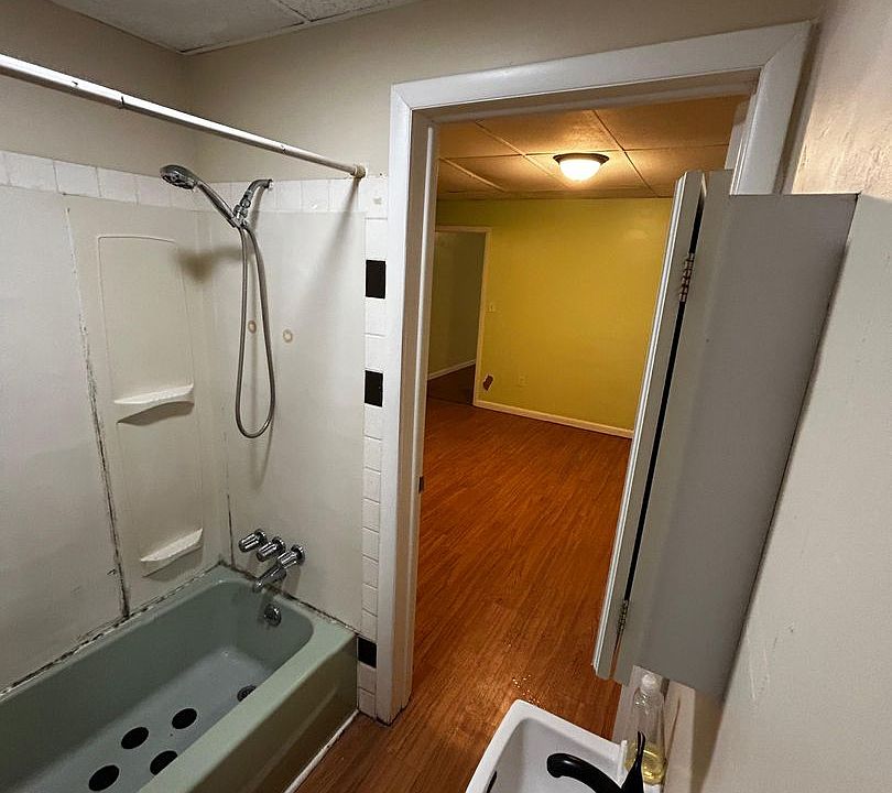 1st image of 59 Price St #3
