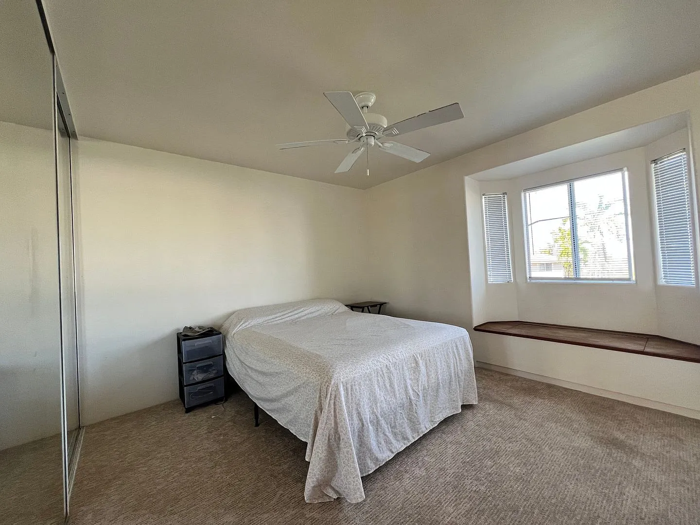2 Bedroom 2 bath unfurnished top floor condo — Photo 3