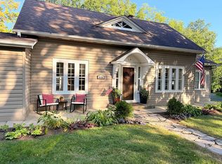 8408 Riverway Dr, Cary, IL 60013