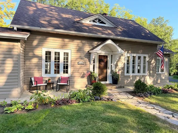 8408 Riverway Dr, Cary, IL 60013