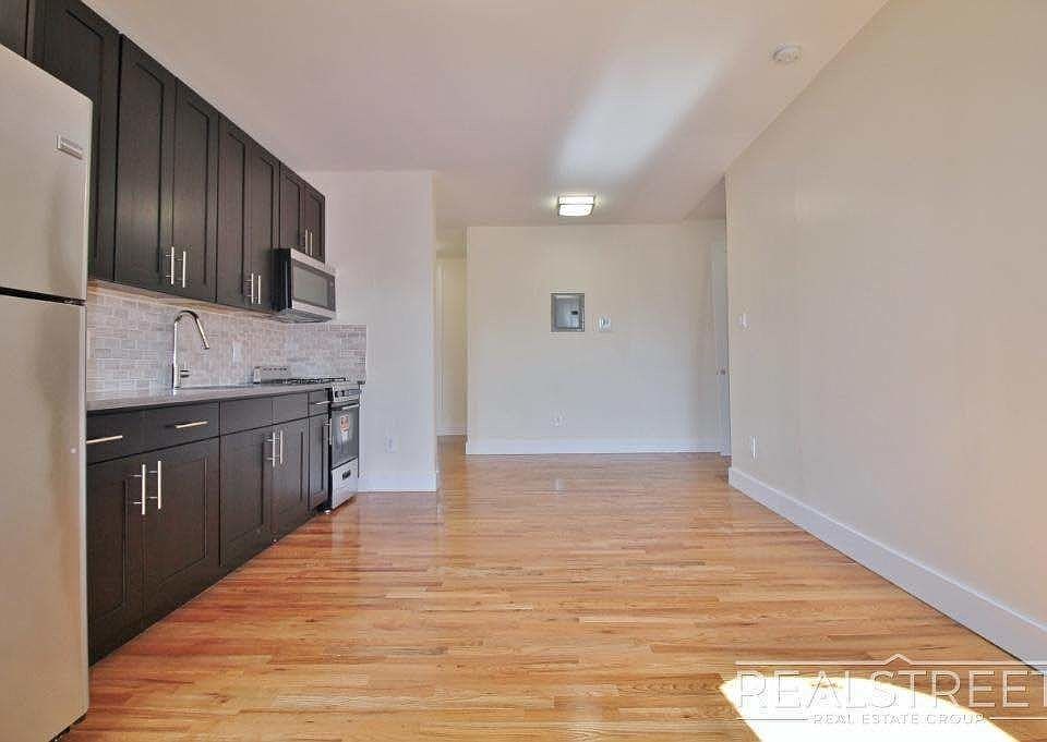 1st image of 85 Eastern Pkwy APT 6