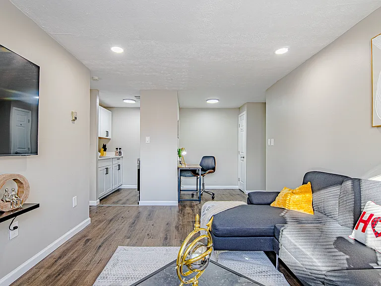 3118 W 14th St #208 — Photo 5