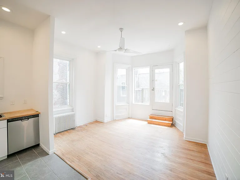 2108 Pine St #2R — Photo 3