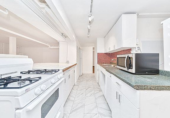 2nd image of 60 Pearl St APT 4