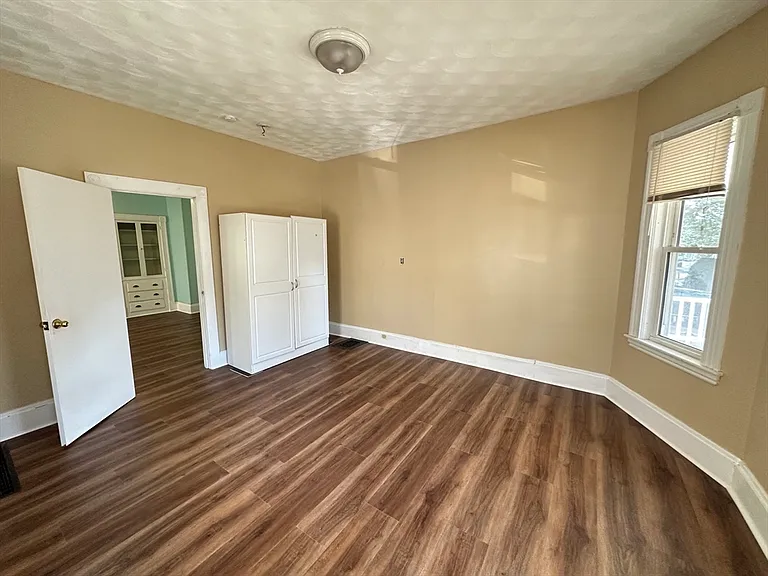 49 Ashland St #49 — Photo 11