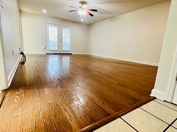 3rd image of 11 Chadwick Ln