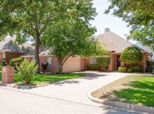 4504 Oak Club Dr, Arlington, TX 76017