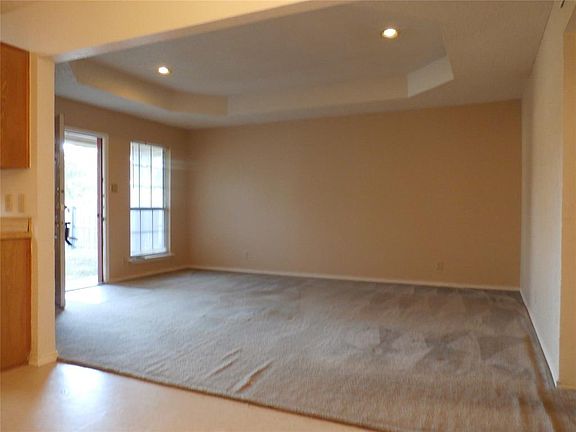 5th image of 1061 Westcliff Ave