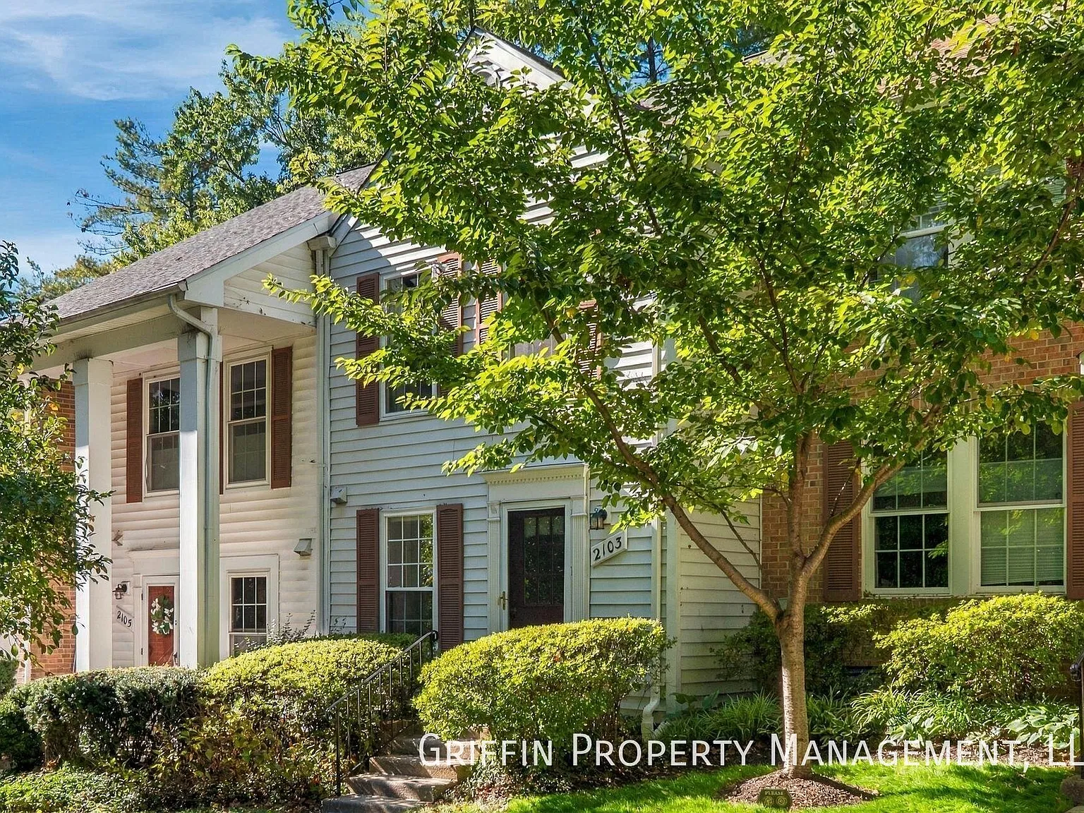3 bed, 2.5 bath, 1680 sqft, $3,200 — Photo 2