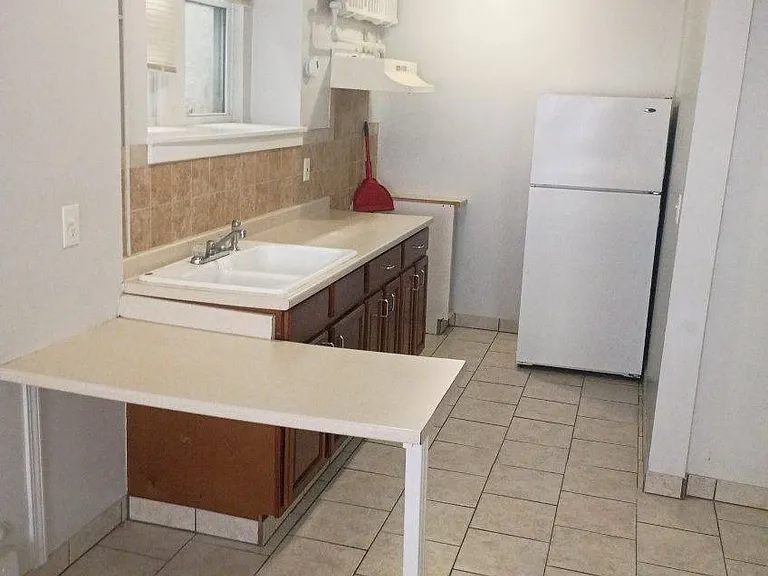 189 Lake Ave — Photo 15