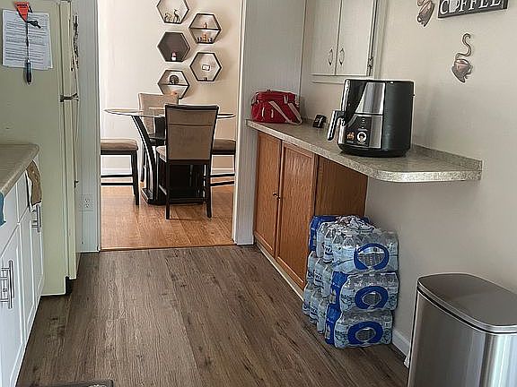 5th image of 511 Edward Ln