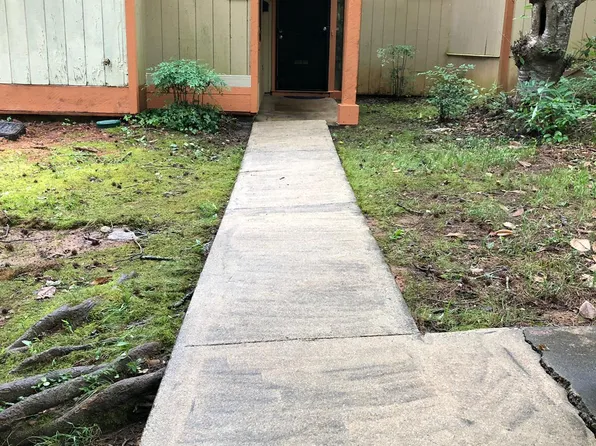 3428 Cobbs Ferry Dr, Decatur, GA 30032