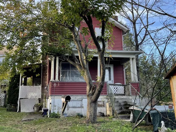 31 Hillside Ave, Edwardsville, PA 18704