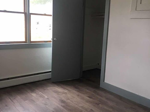 4th image of 18 Roosa Ave #2