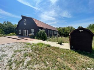 939 E 1100 North Rd, Taylorville, IL 62568