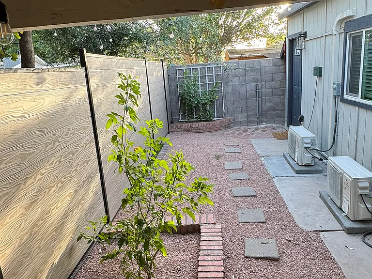 48 S Catalina St — Photo 21