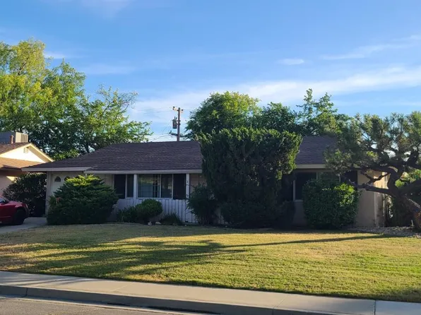 701 River Oaks Dr, Bakersfield, CA 93309