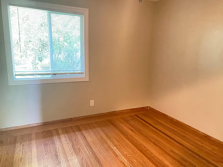 26131 Coleman Ave — Photo 16