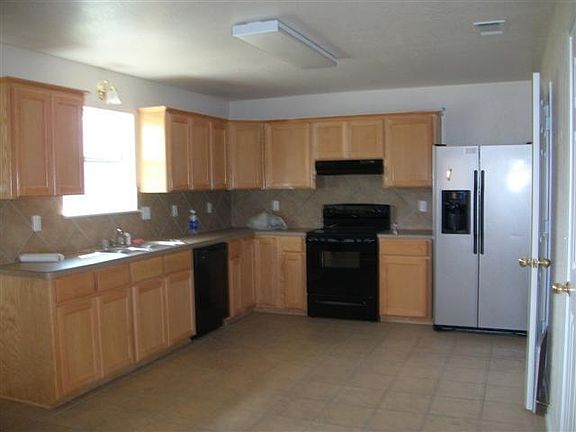 2nd image of 3612 Fox Glove Ln